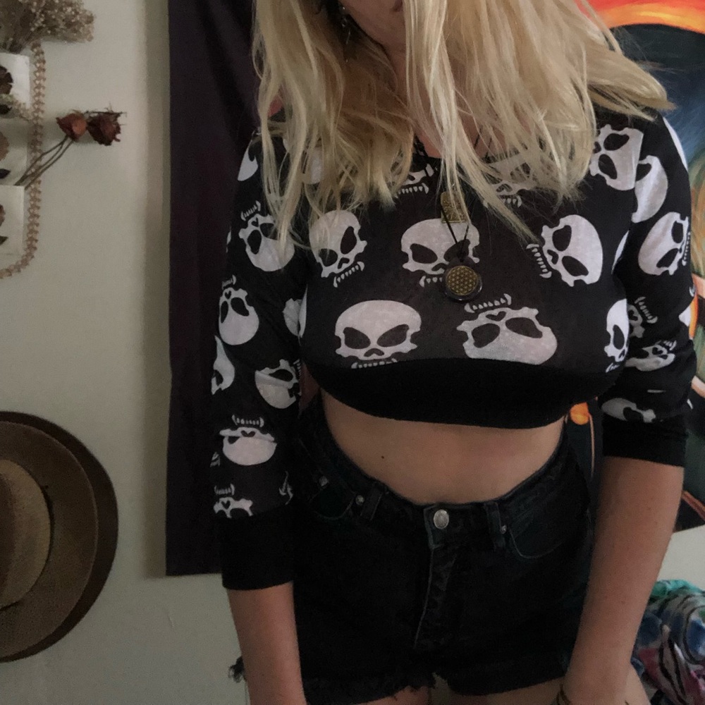 skull crop top